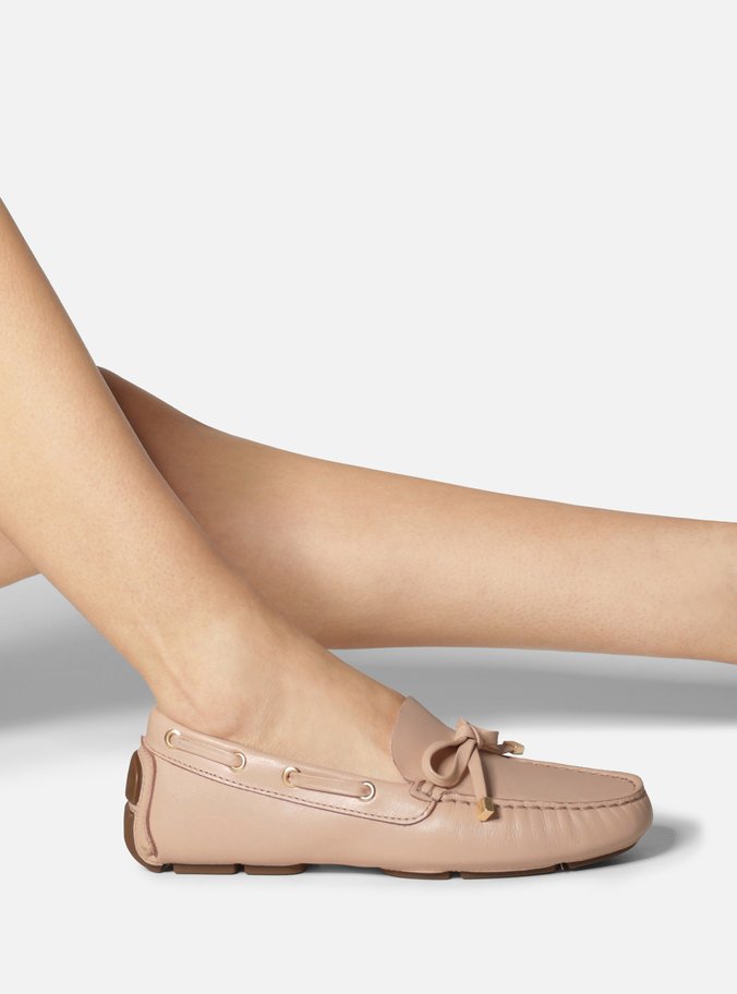 Mocassim Preta Bico Redondo Laço