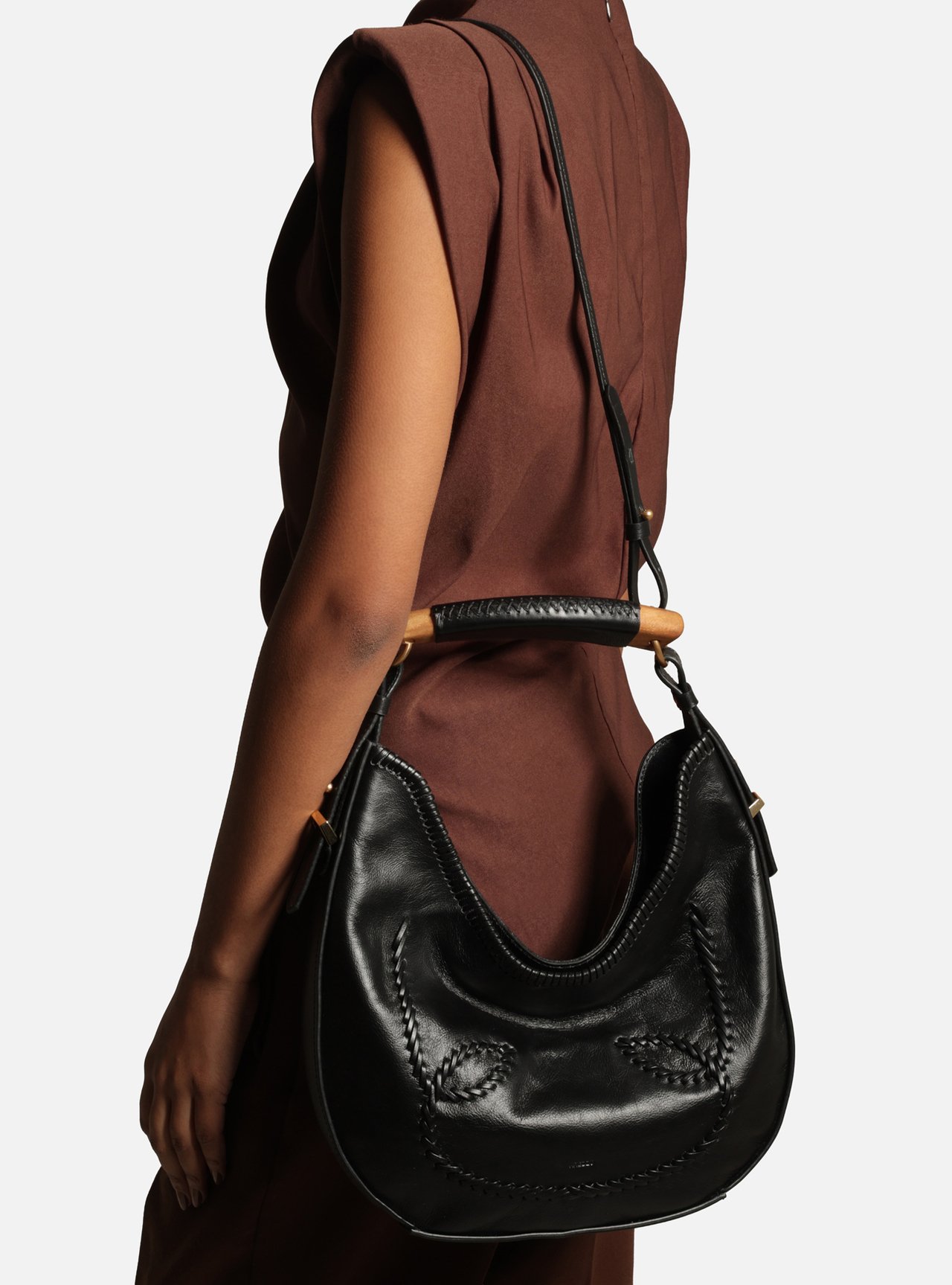 Bolsa Hobo Preta Couro Média Tressê — foto 6