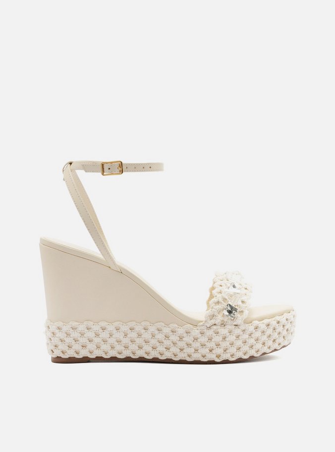 Sandália Off-White Plataforma Bordado Floral