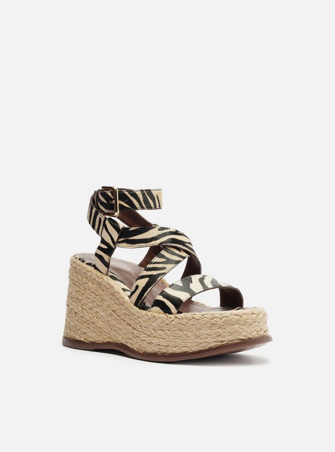 Sandália Animal Print Salto Anabela Tiras Largas