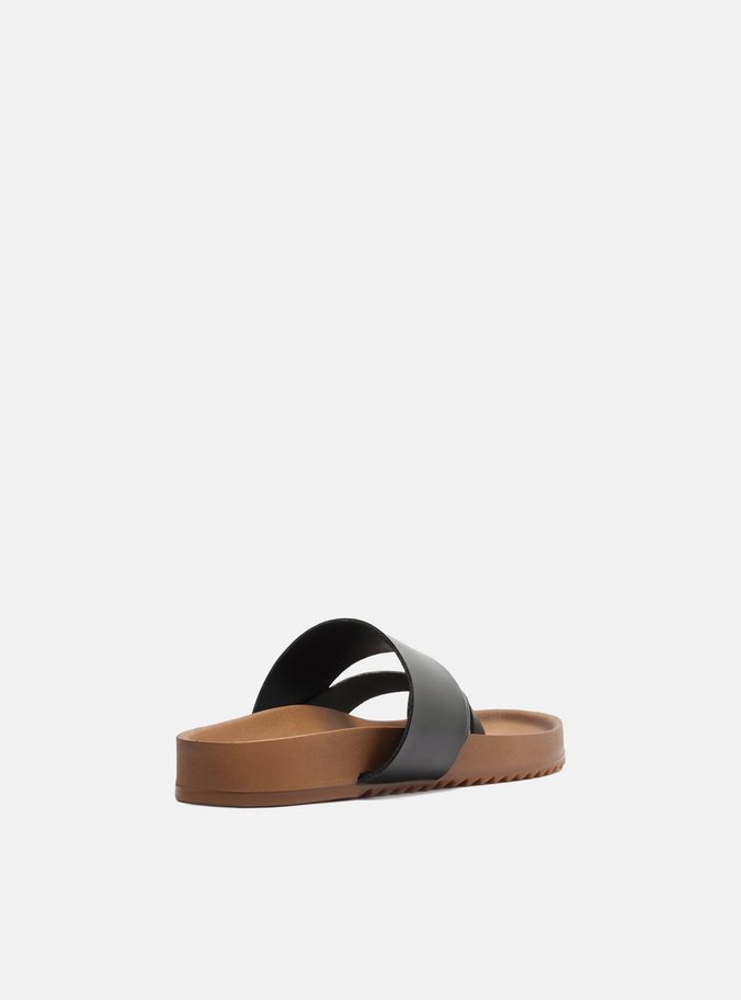 Papete Preta Couro Flatform Tiras Cruzadas