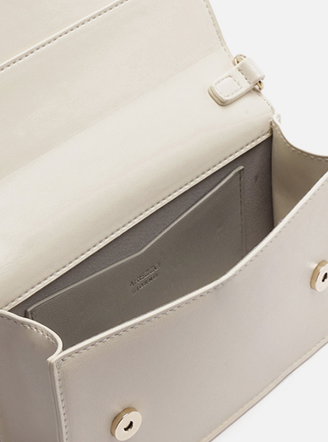Bolsa Tiracolo Off White Pequena Corrente Metal — foto 4