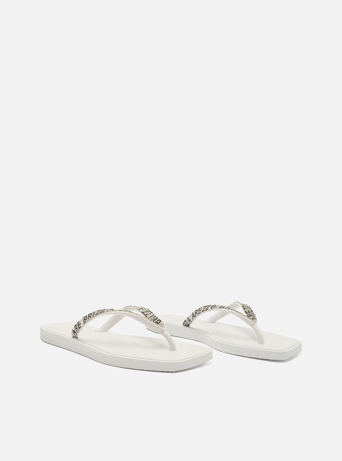 Chinelo de Dedo Branco Square Lettering Strass