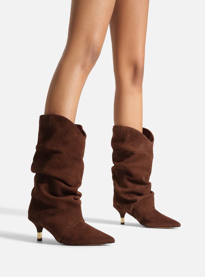 Bota Marrom Escura Camurça Cano Médio Salto Fino Slouch