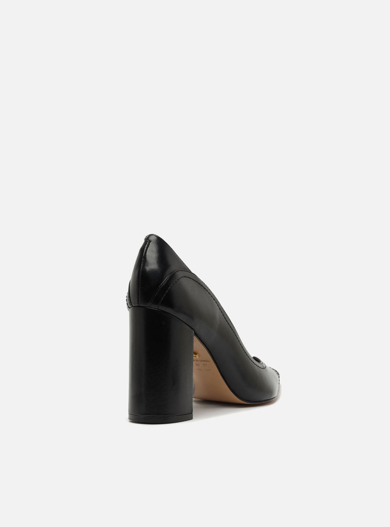 Scarpin Preto Couro Salto Bloco — foto 3