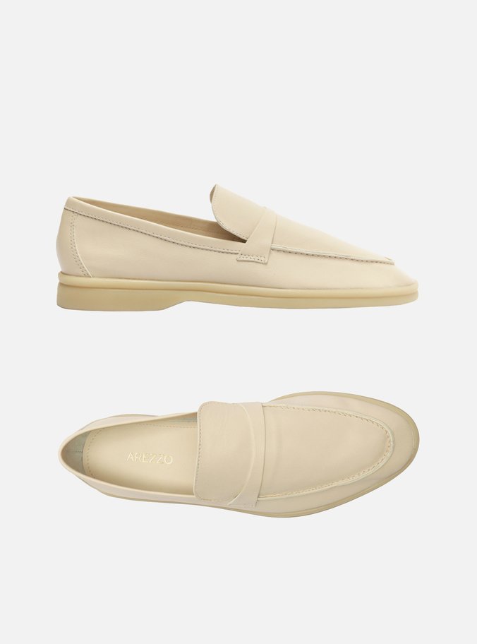 Mocassim Off-White Couro Tira Detalhe