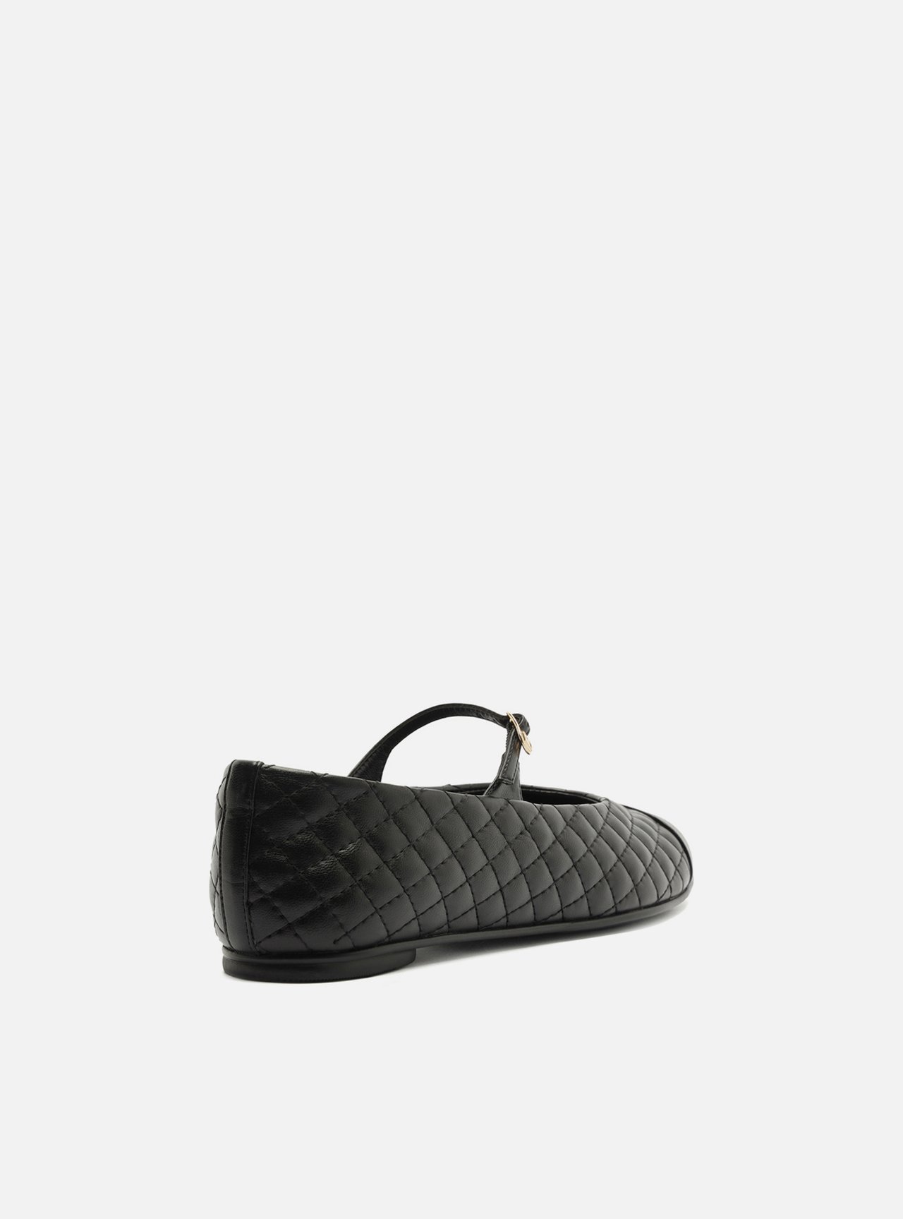 Sapatilha Preta Bico Redondo Fivela Matelassê — foto 3