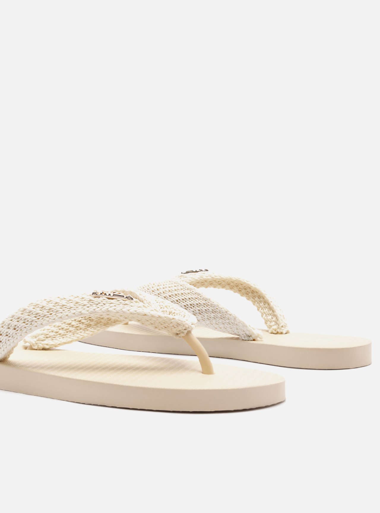 Chinelo de Dedo Branco Essential Tiras Crochê — foto 4