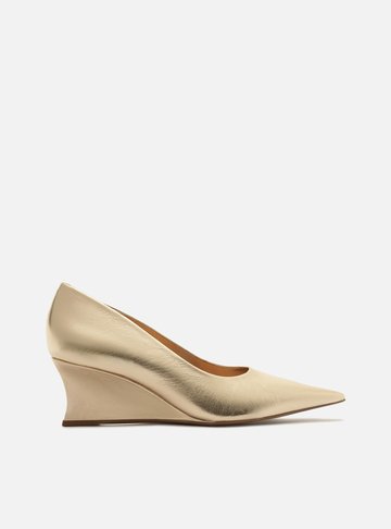 Scarpin Dourado Couro Salto Baixo Anabela Bico Fino