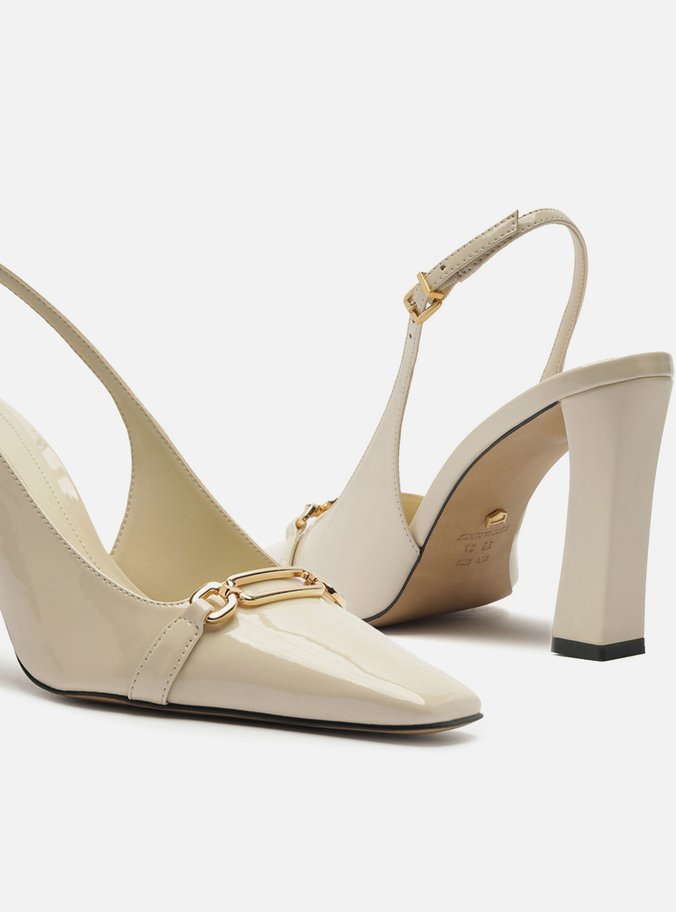 Scarpin Branco Verniz Salto Alto Slingback Metal
