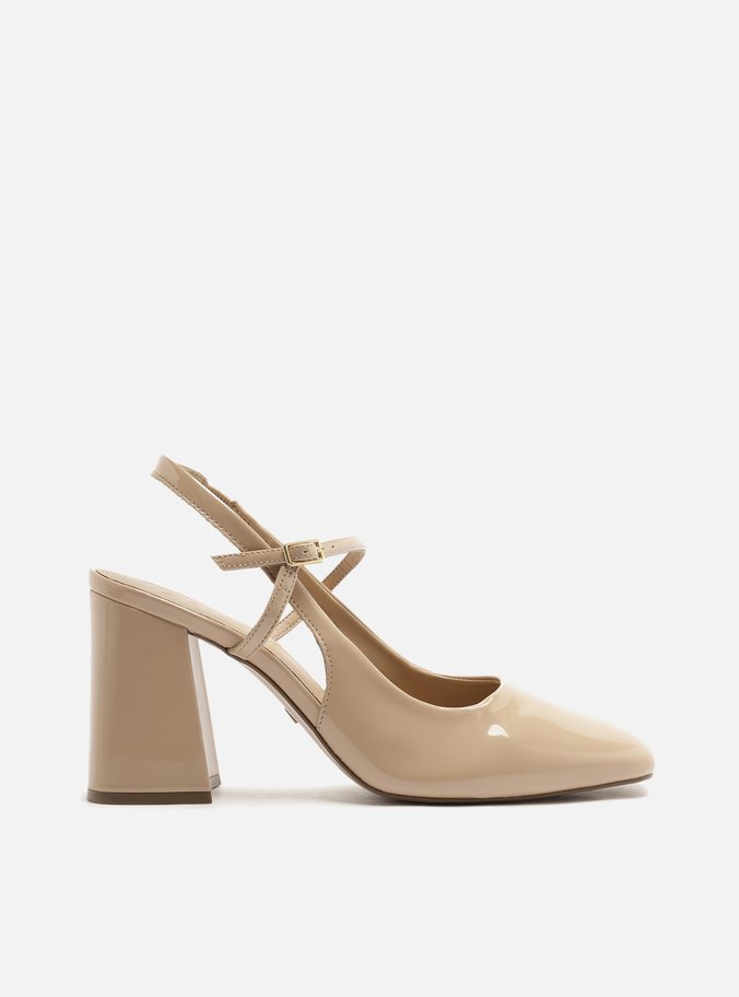 Scarpin Nude Verniz Salto Bloco Fivela