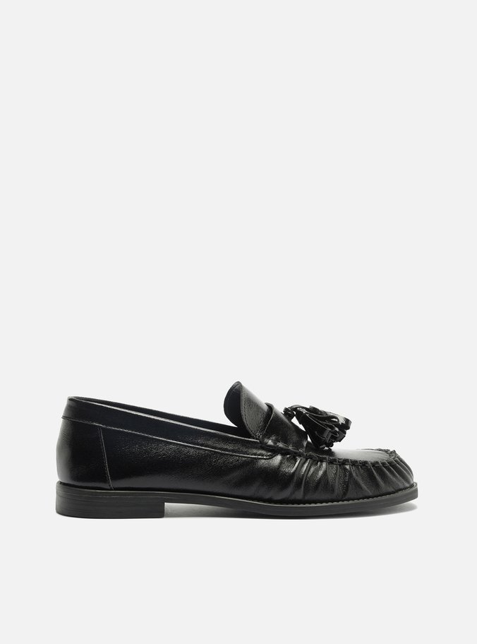 Mocassim Preto Couro Bico Redondo Franzido