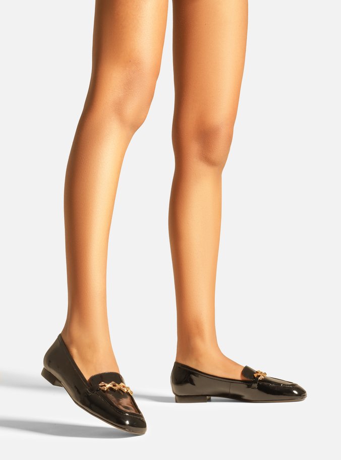 Mocassim Preto Verniz Metal Triângulo