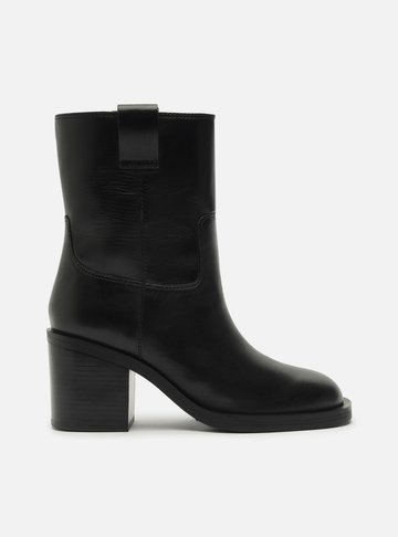 Bota Preta Couro Cano Médio Salto Bloco Tiras