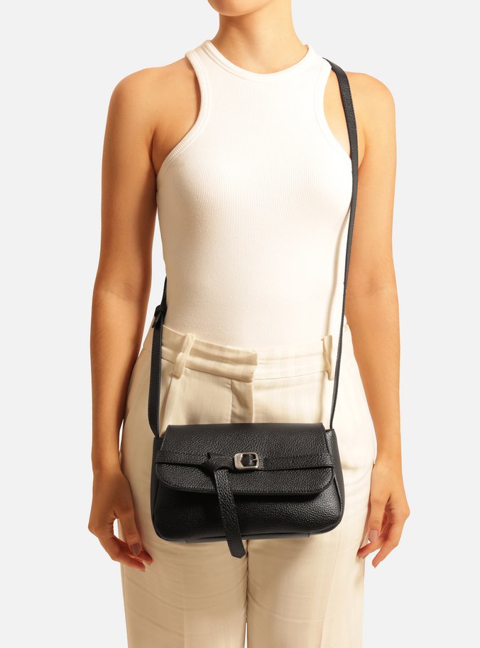 Bolsa Tiracolo Preta Pequena Fivela
