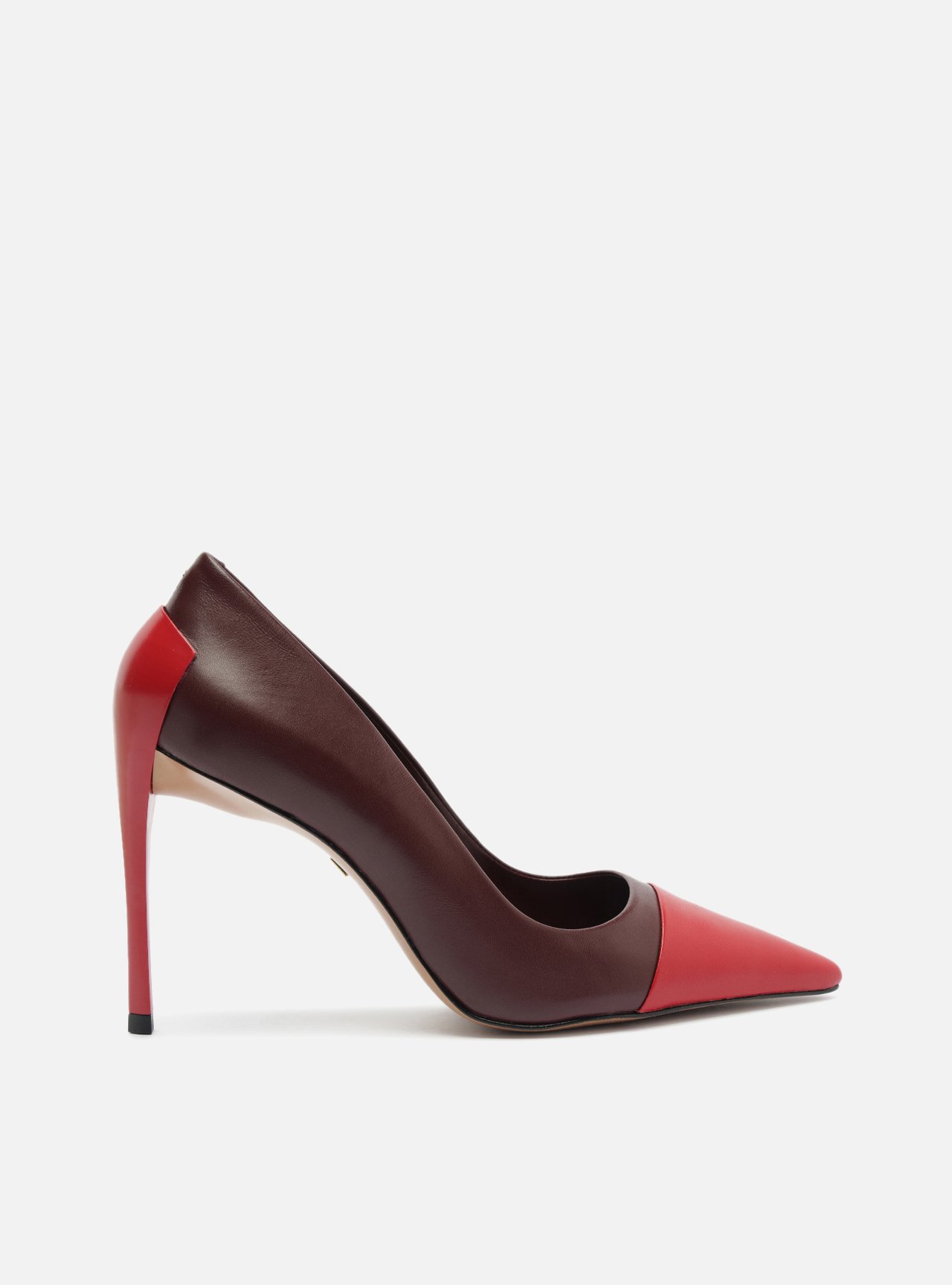 Scarpin Vermelho Couro Salto Fino Bico Fino Cap Toe — foto 1