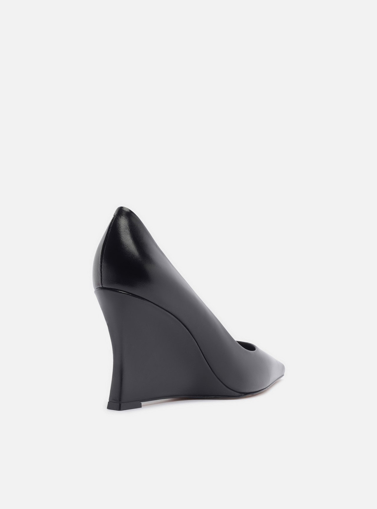 Scarpin Preto Couro Salto Anabela Bico Fino — foto 3