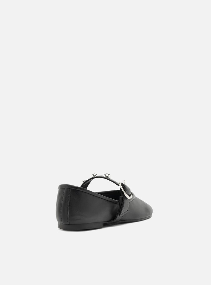 Sapatilha Preta Couro Tira Studs