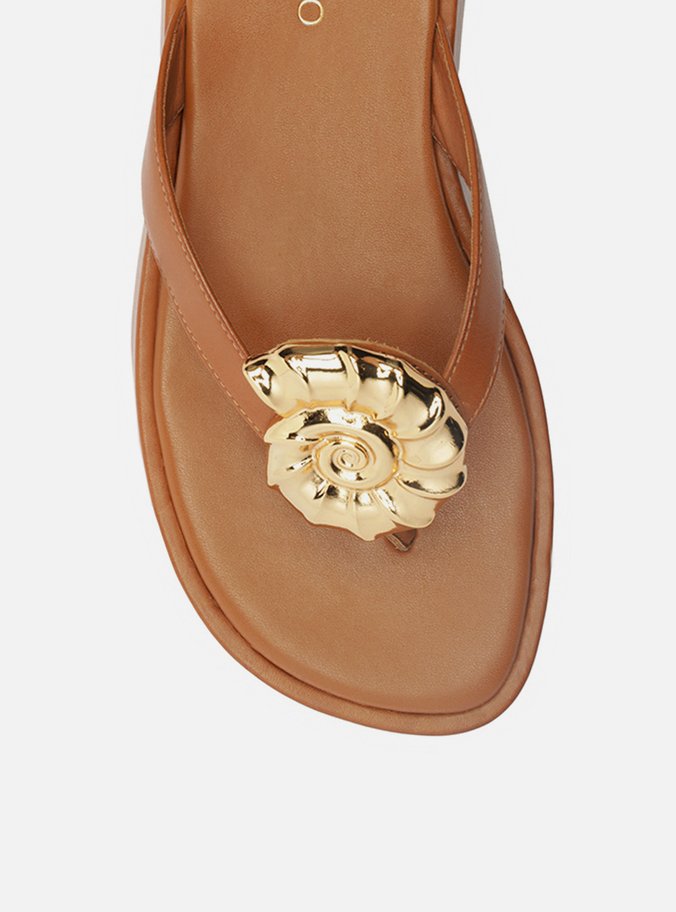 Tamanco Marrom Couro Flatform Metal Concha