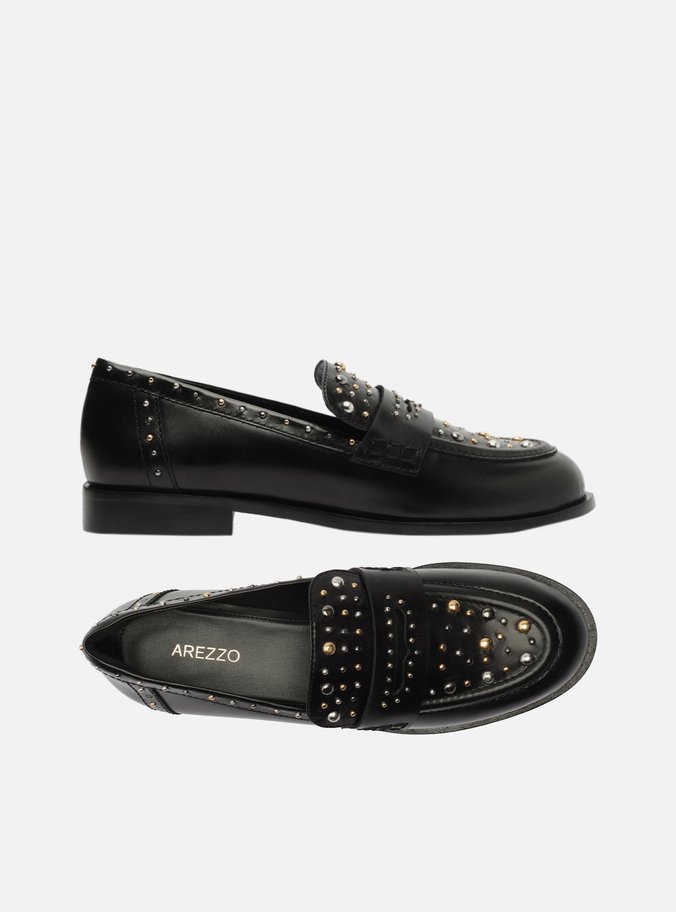 Mocassim Preto Couro Bico Redondo Aplicações