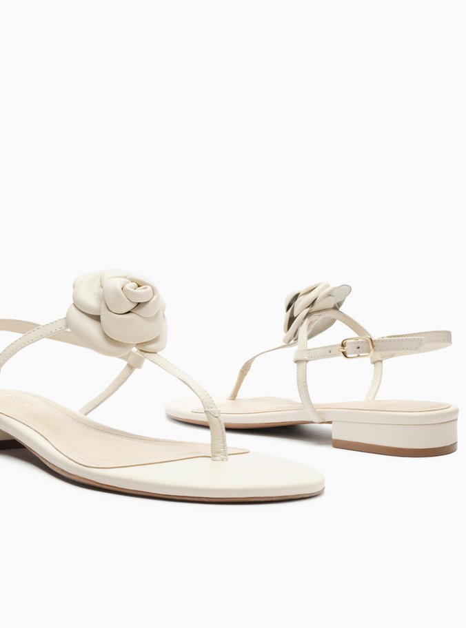 Sandália Branca Couro Salto Baixo Slim Flor