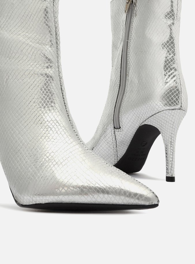 Bota Prateada Snake Cano Médio Salto Fino