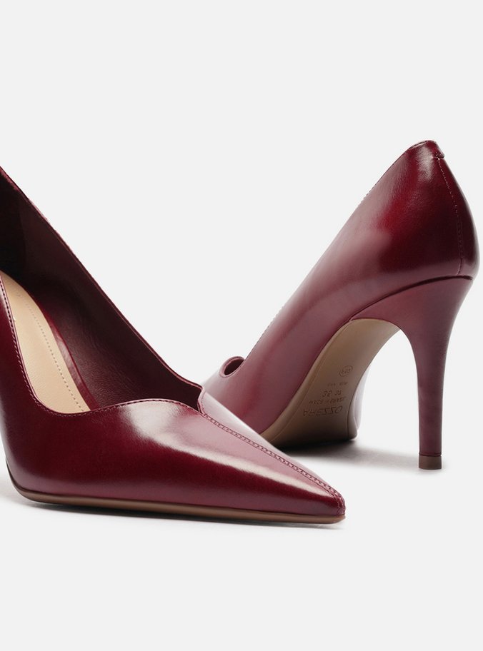 Scarpin Vermelho Couro Salto Médio Fino V