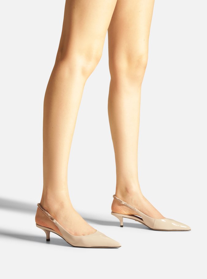 Scarpin Branco Salto Kitten Slingback Corrente