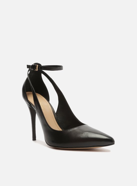 Scarpin Preto Couro Bico Fino Recorte