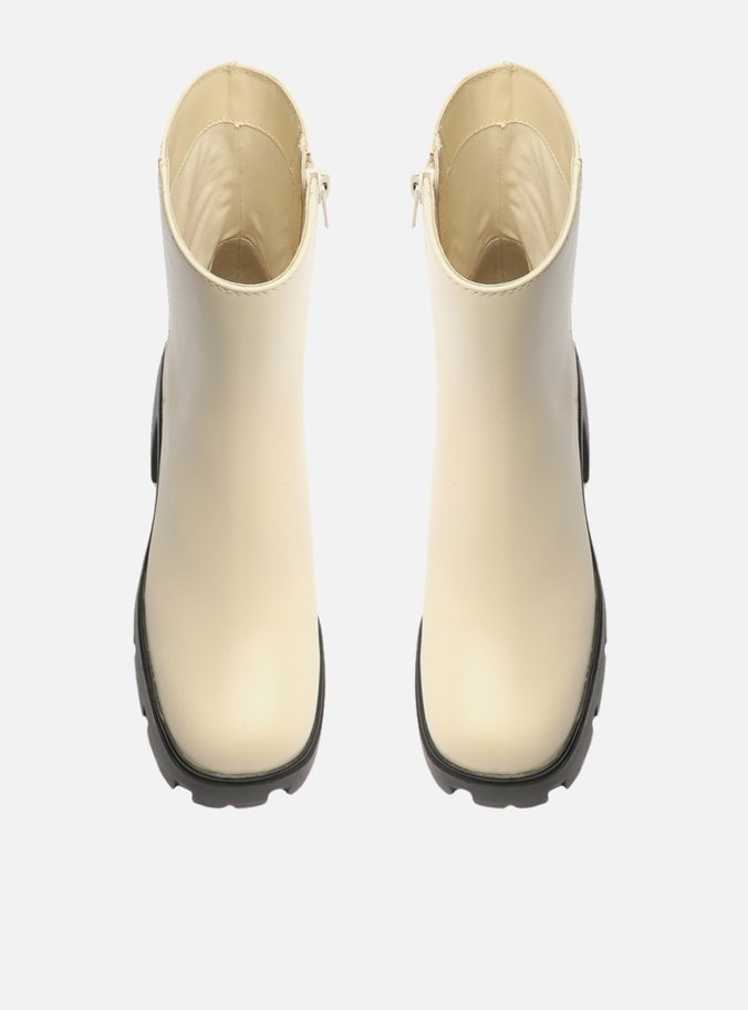 Bota Off-White Couro Cano Médio Salto Bloco Tratorada