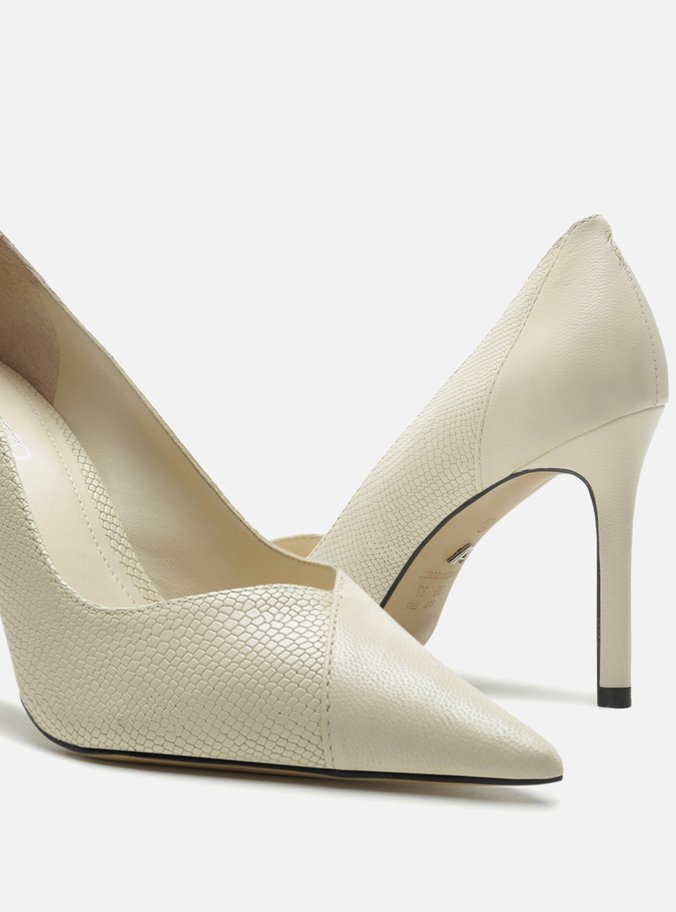 Scarpin Branco Snake Salto Alto Detalhe
