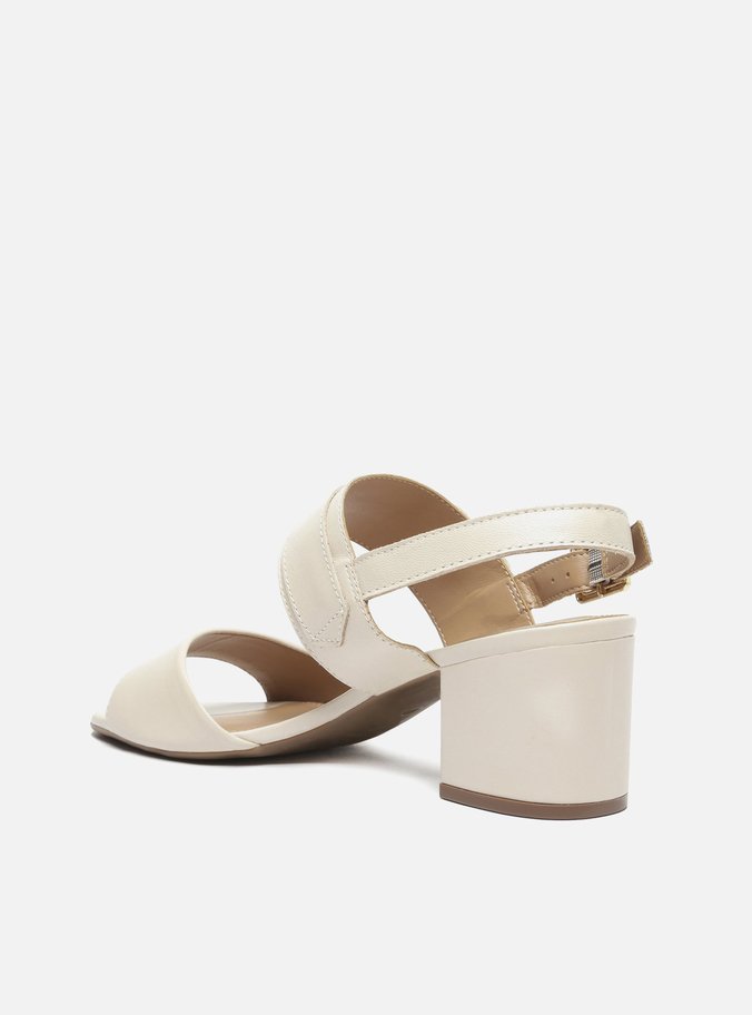 Sandália Off-White Fivela