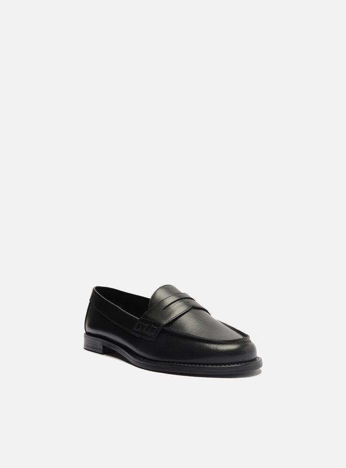 Mocassim Preto Couro Bico Redondo Tira