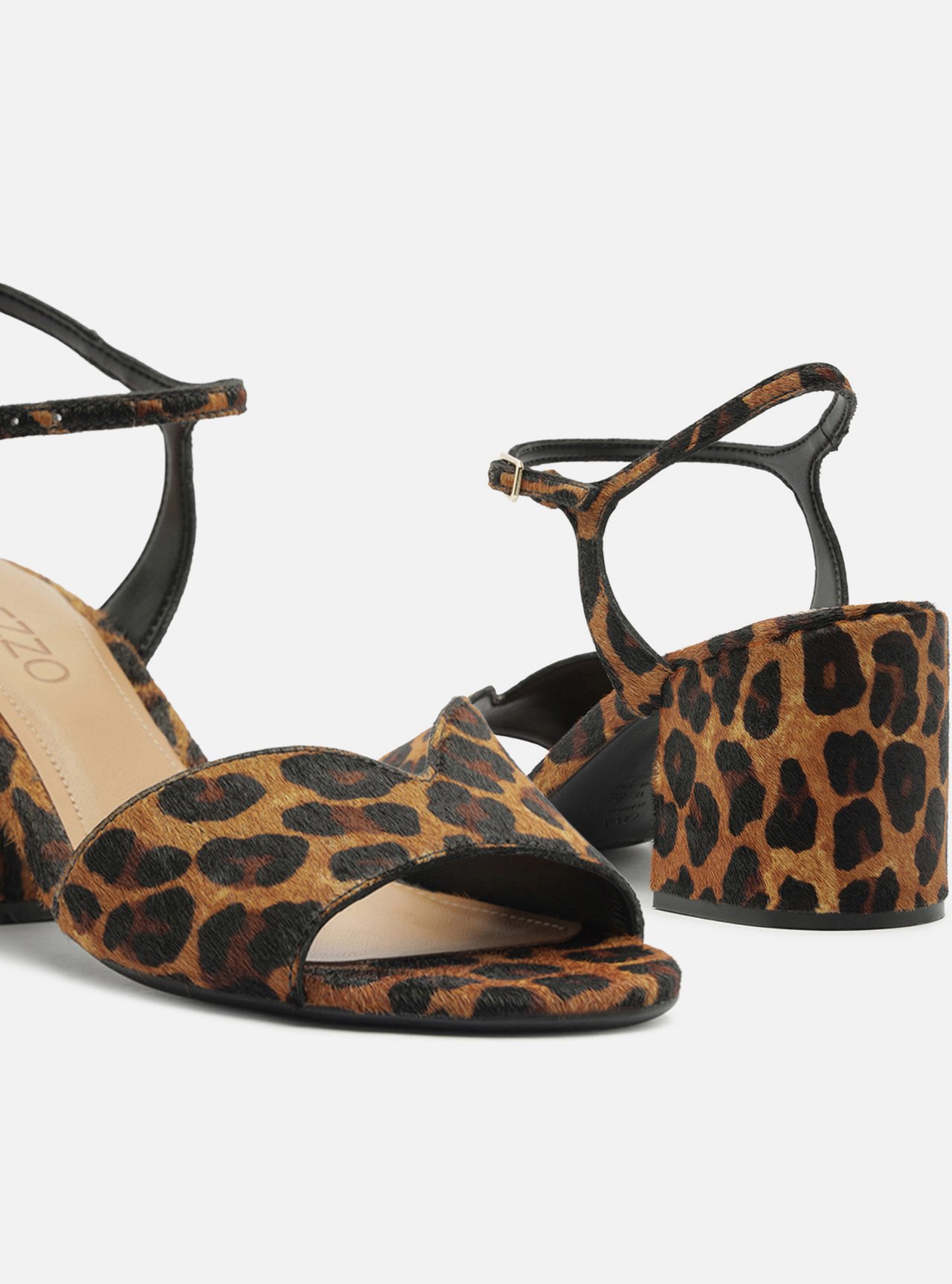 Sandália Animal Print Salto Bloco Fivela Pelo — foto 4