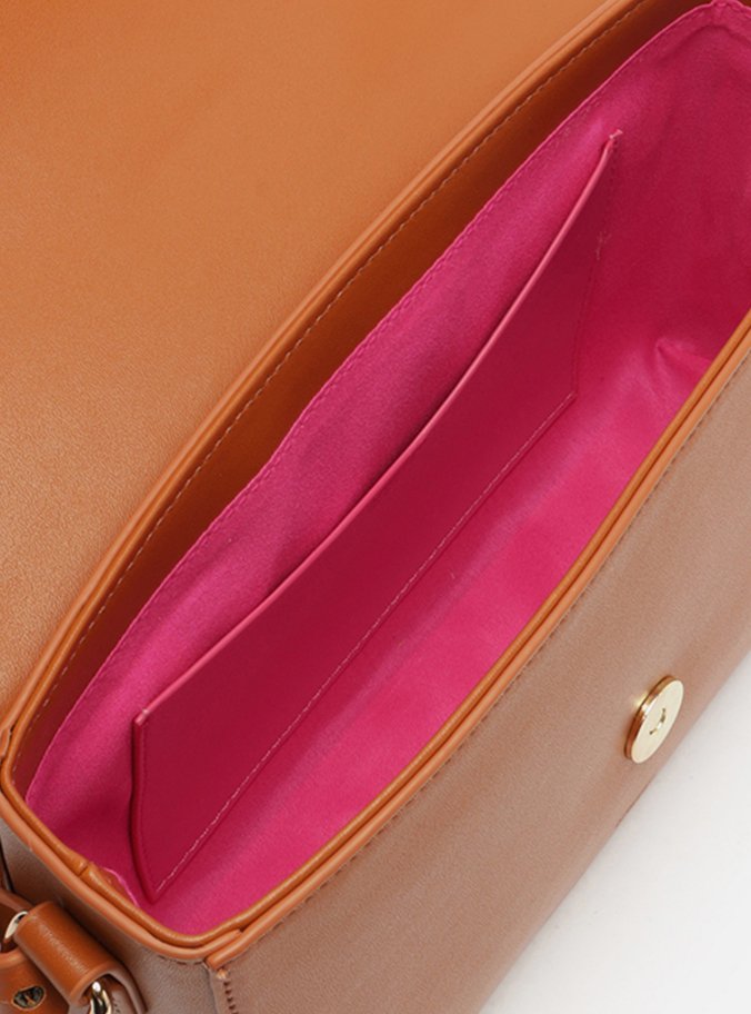 Bolsa Tiracolo Marrom Pequena Tressê Moldura