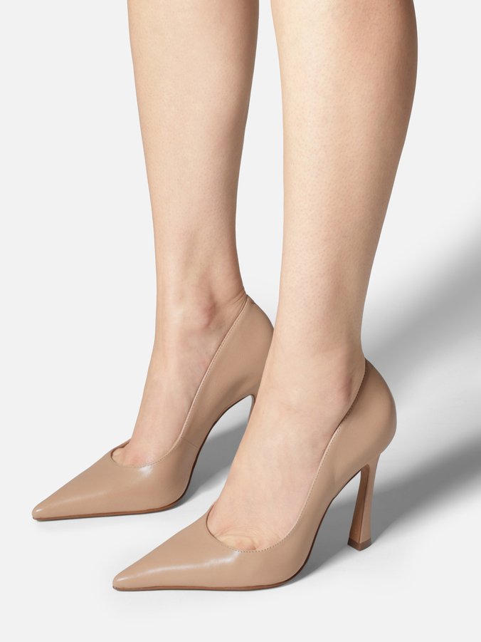 Scarpin Nude Couro Salto Fino
