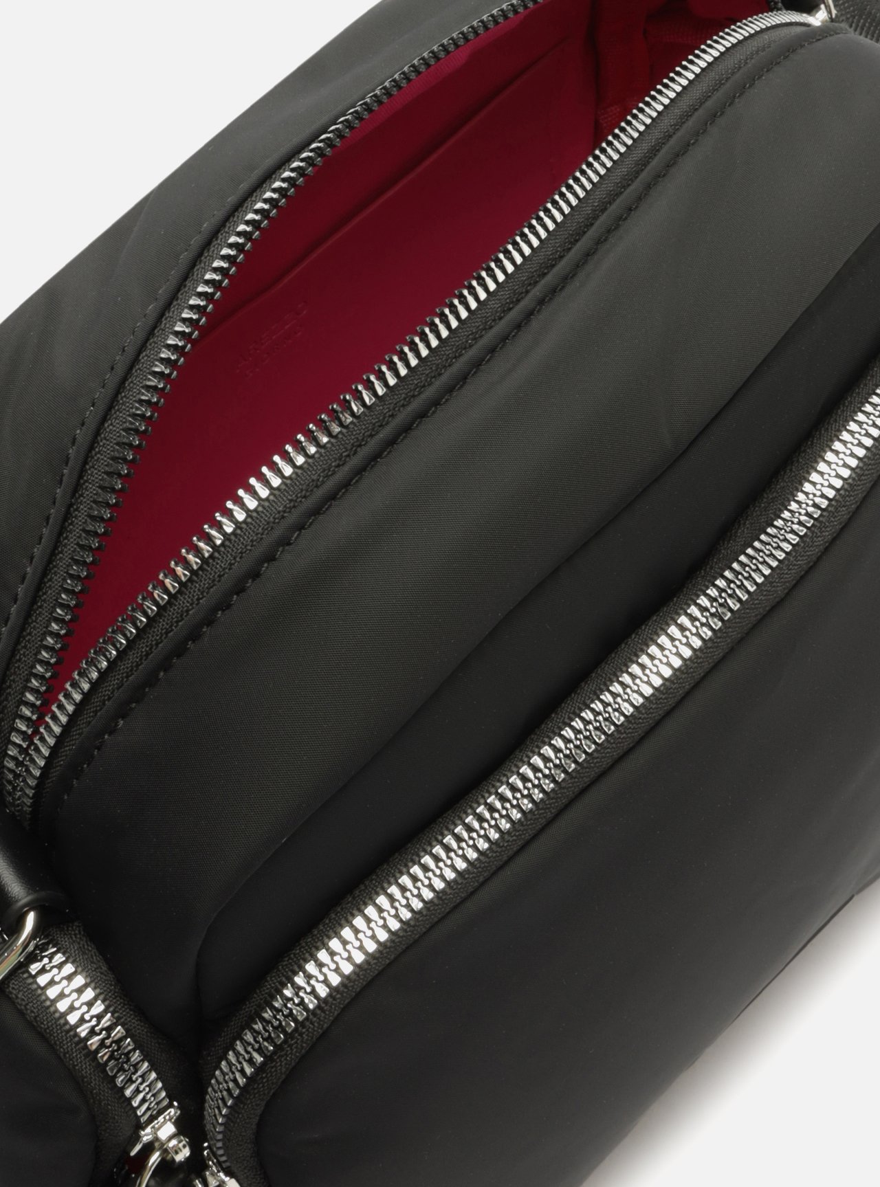 Bolsa Tiracolo Preta Nylon Média Bolso — foto 4