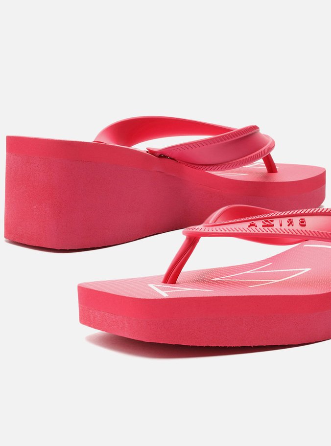 Chinelo de Dedo Rosa Plataforma Bold Brizza