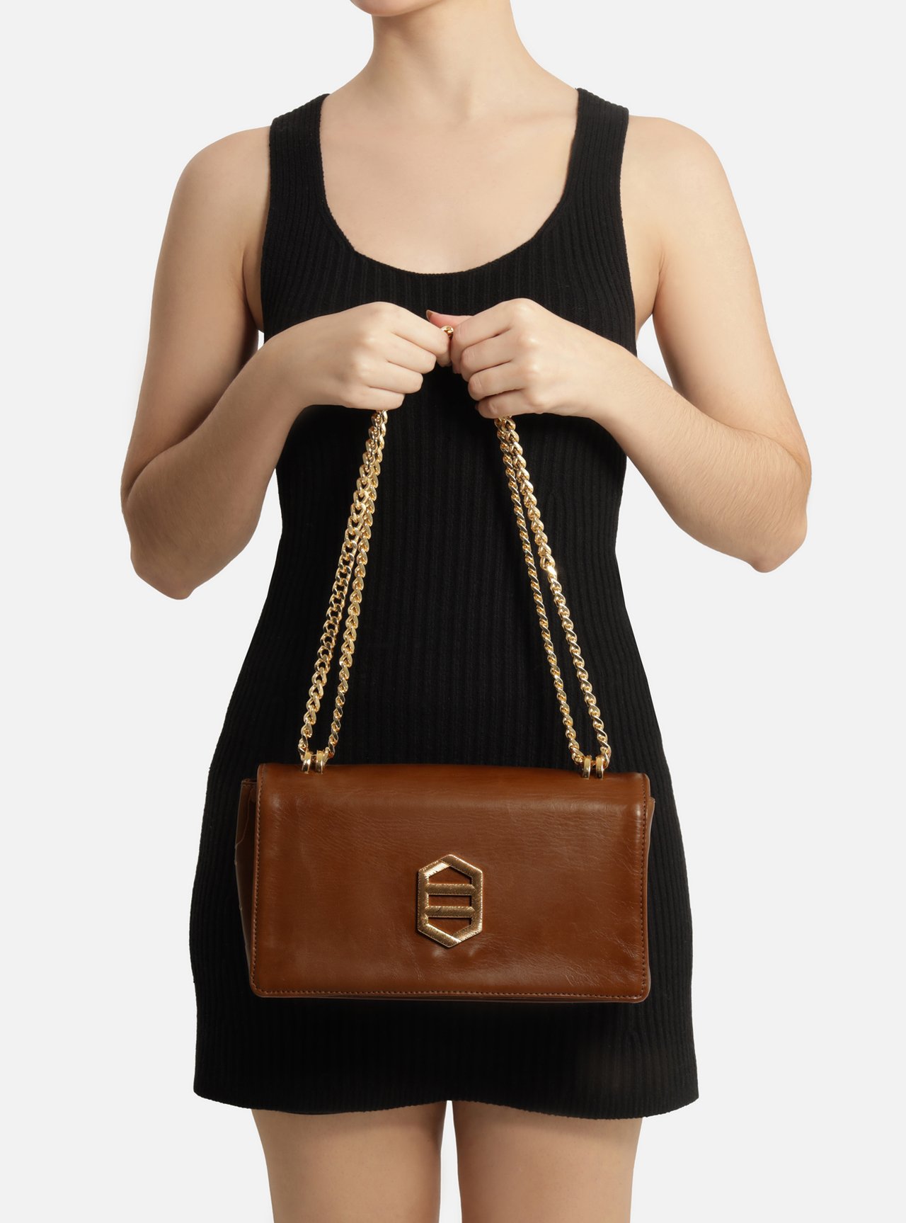 Bolsa Tiracolo Caramelo Couro Média Metal Dourado