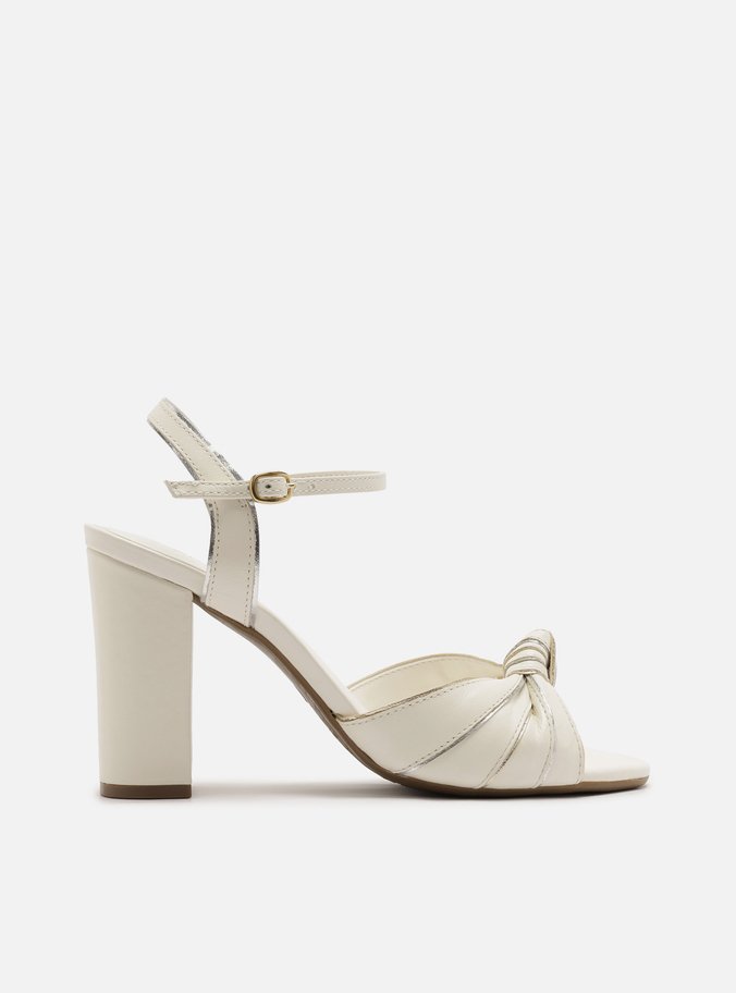 Sandália Branca  Salto Bloco Metalizada Fivela