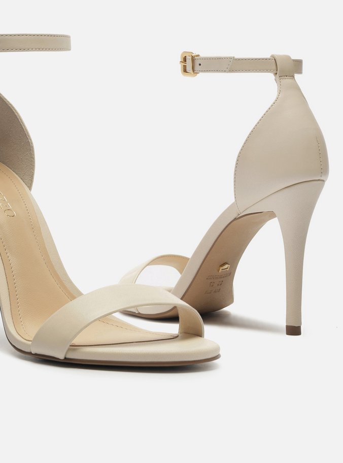 Sandália Off-White Couro Salto Alto Fino Isabelli