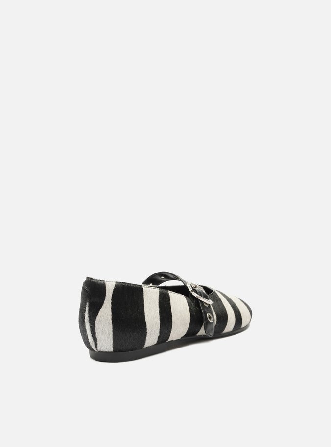 Sapatilha Boneca Pelo Zebra Rebites Fivela