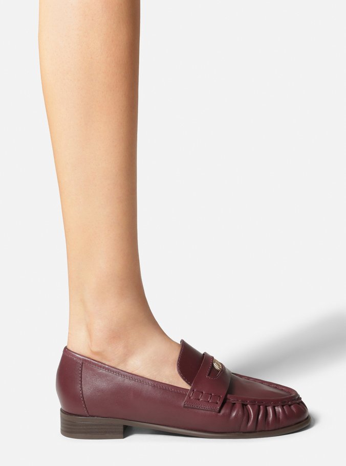 Mocassim Vermelho Couro Salto Bloco Metais