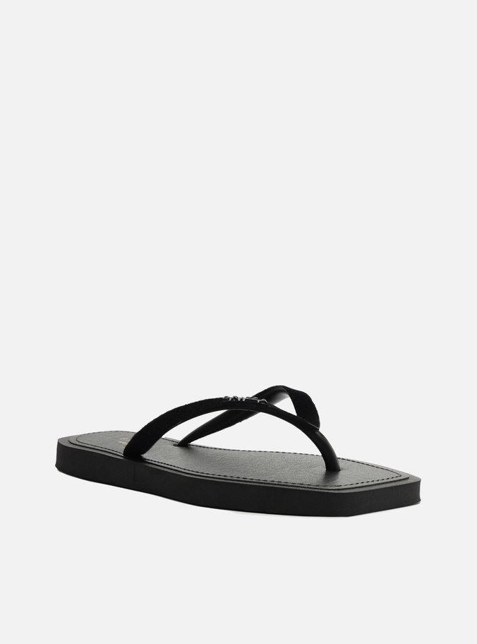 Chinelo de Dedo Preto Square Veludo Monocolor