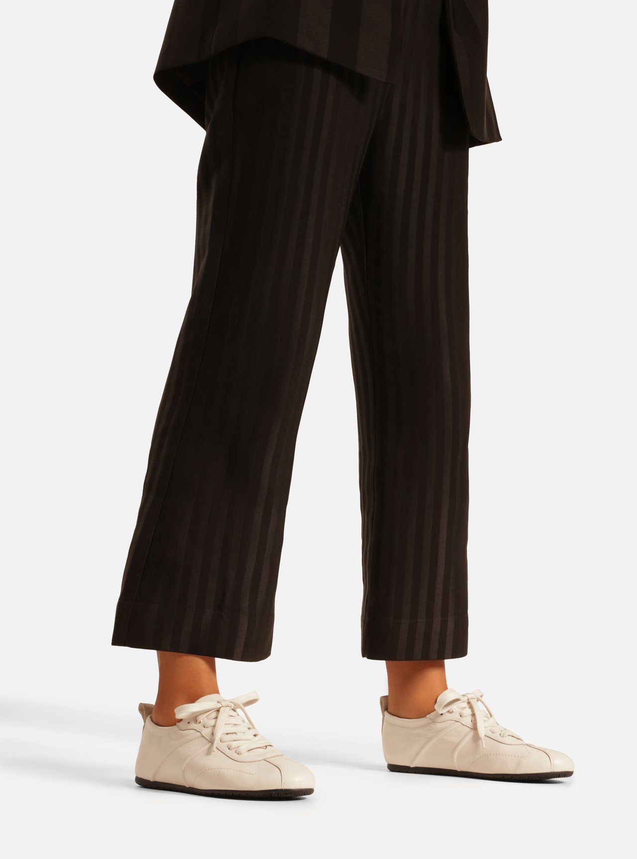 Tênis Off-White Couro Sola Baixa Elástico — foto 6