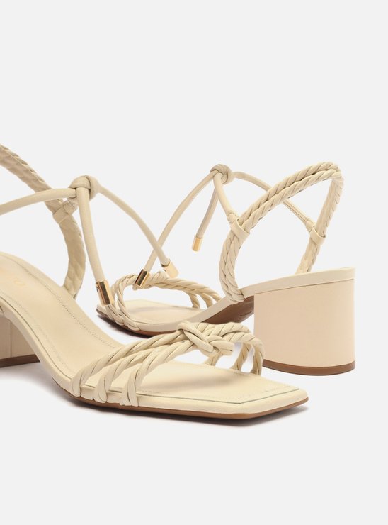 Sandália Off-White Salto Médio Bloco Tiras Torcidas