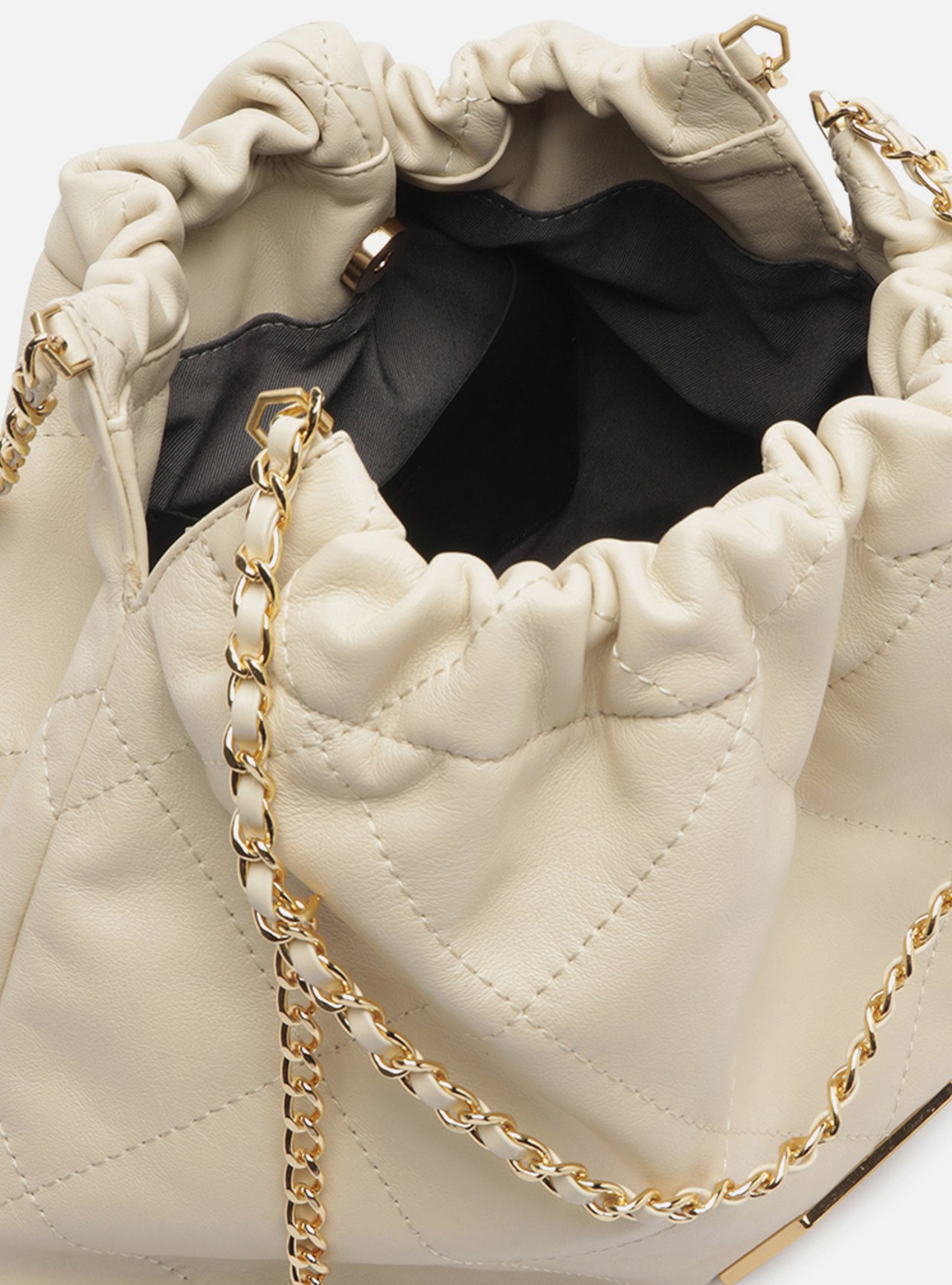 Bolsa Hobo Branca Couro Grande Matelassê Corrente — foto 4