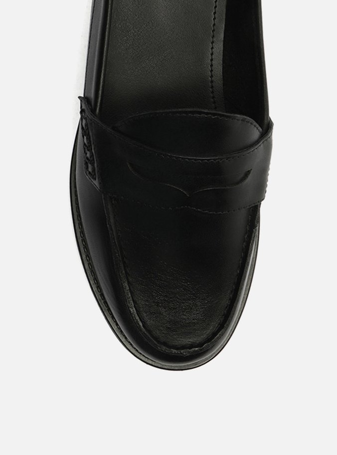 Mocassim Preto Couro Bico Redondo Tira