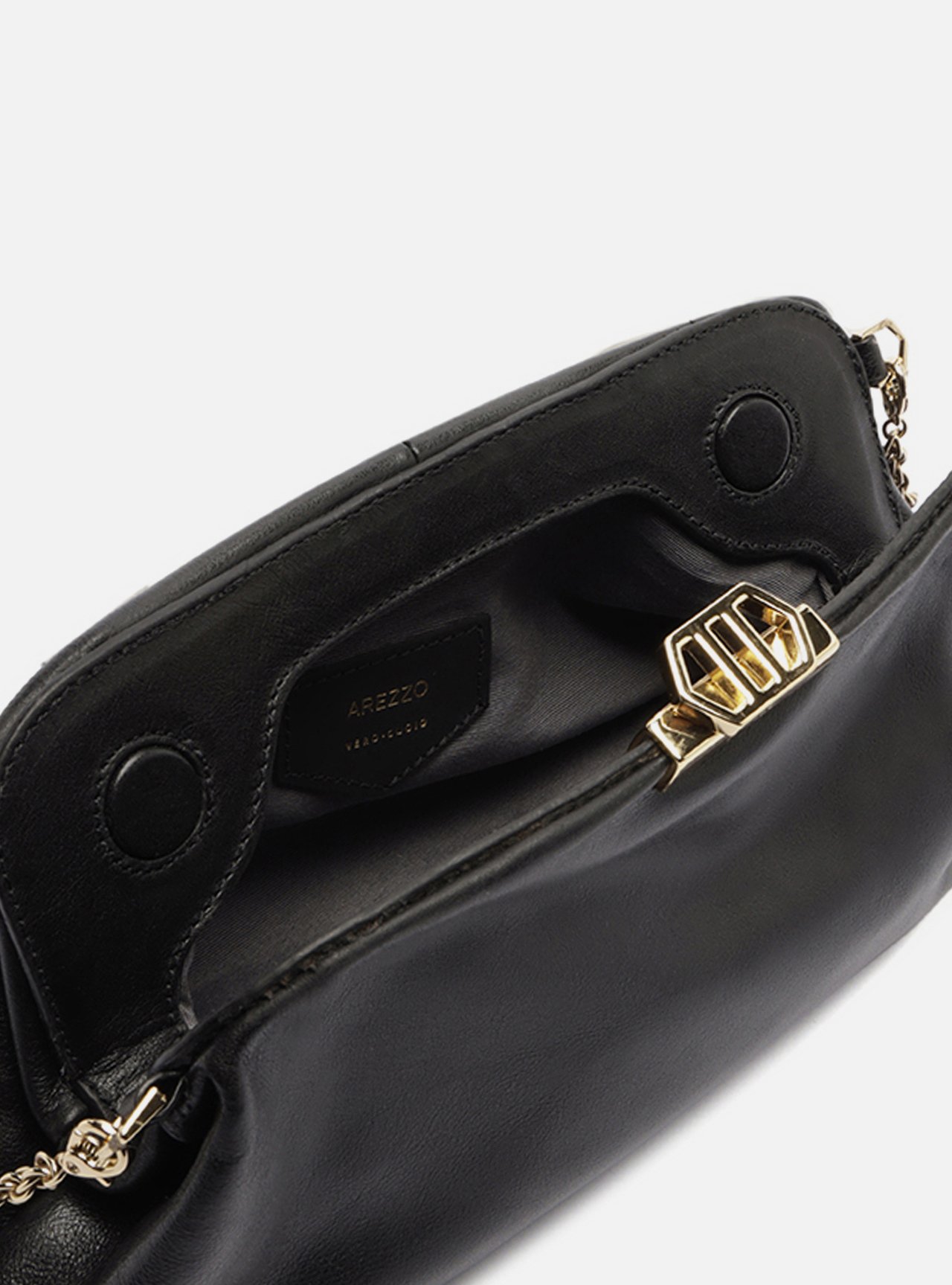 Bolsa Clutch Preta Couro Média Corrente Metais — foto 4