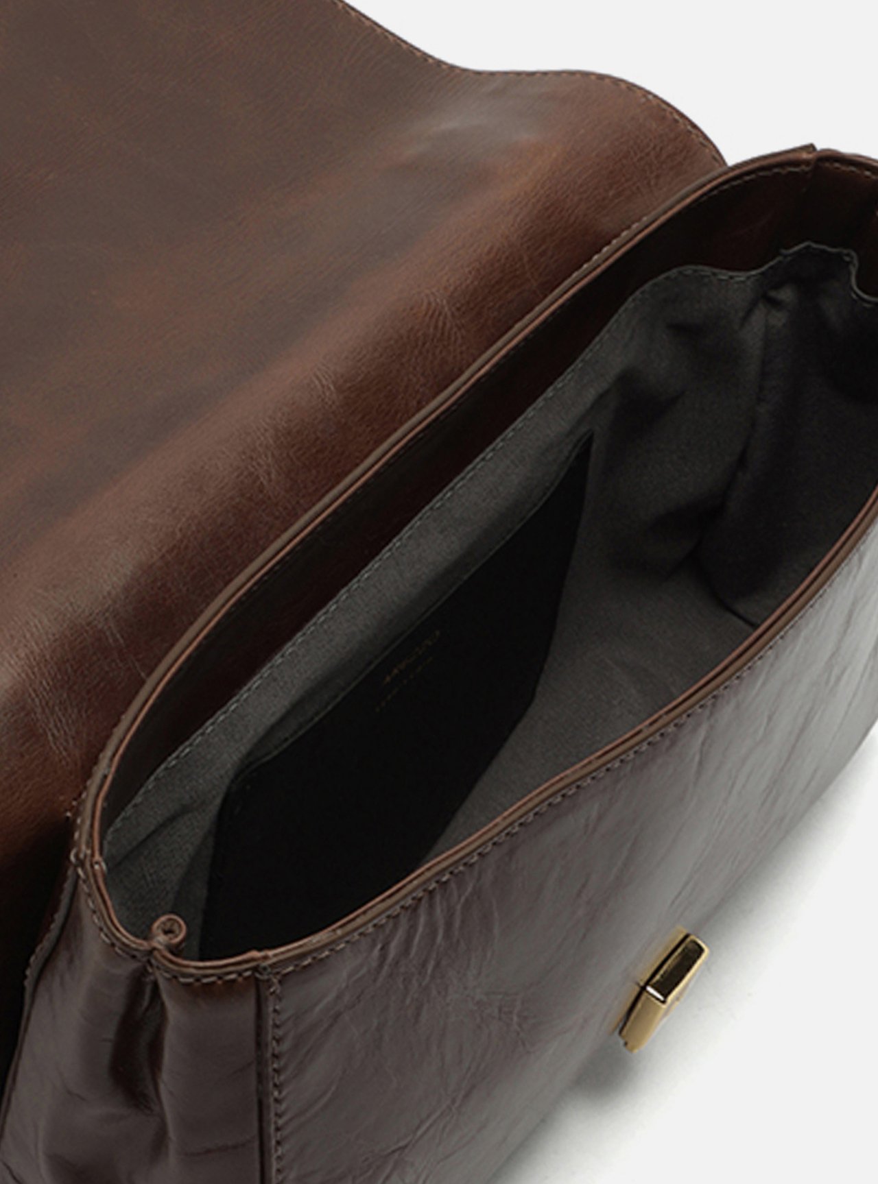 Bolsa Tiracolo Marrom Couro Média Metal Dourado — foto 4